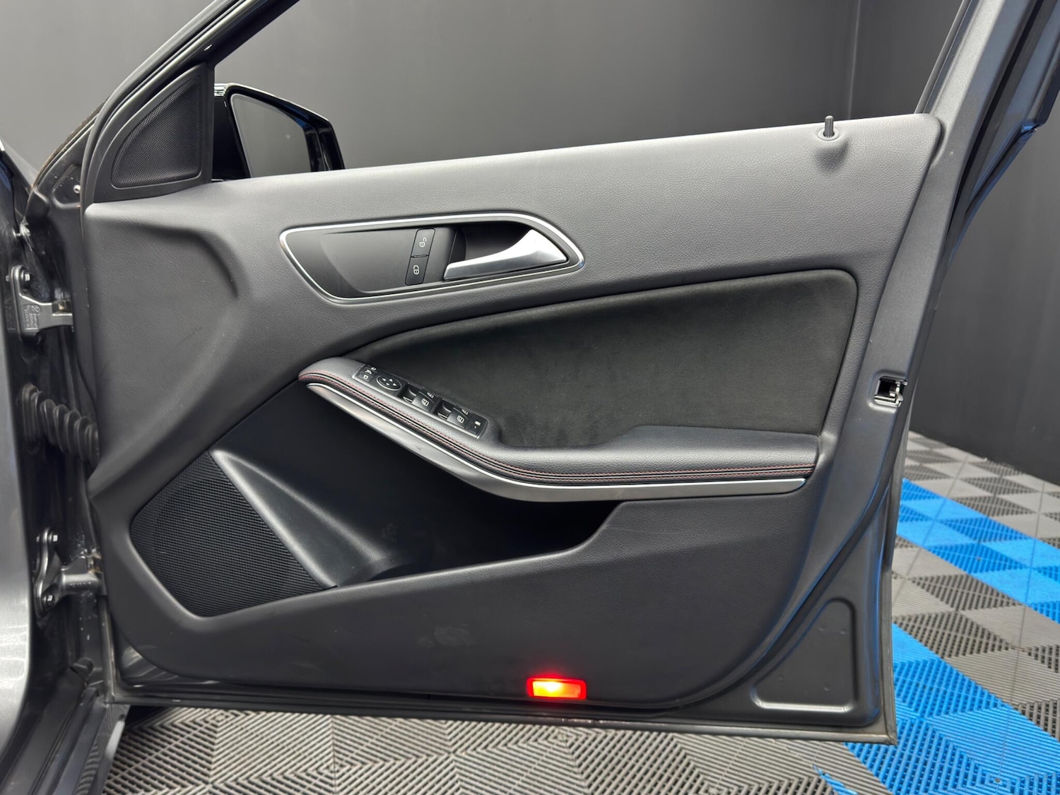 Used Mercedes-Benz A-Class 2017 for sale - 77132080: Photo 40