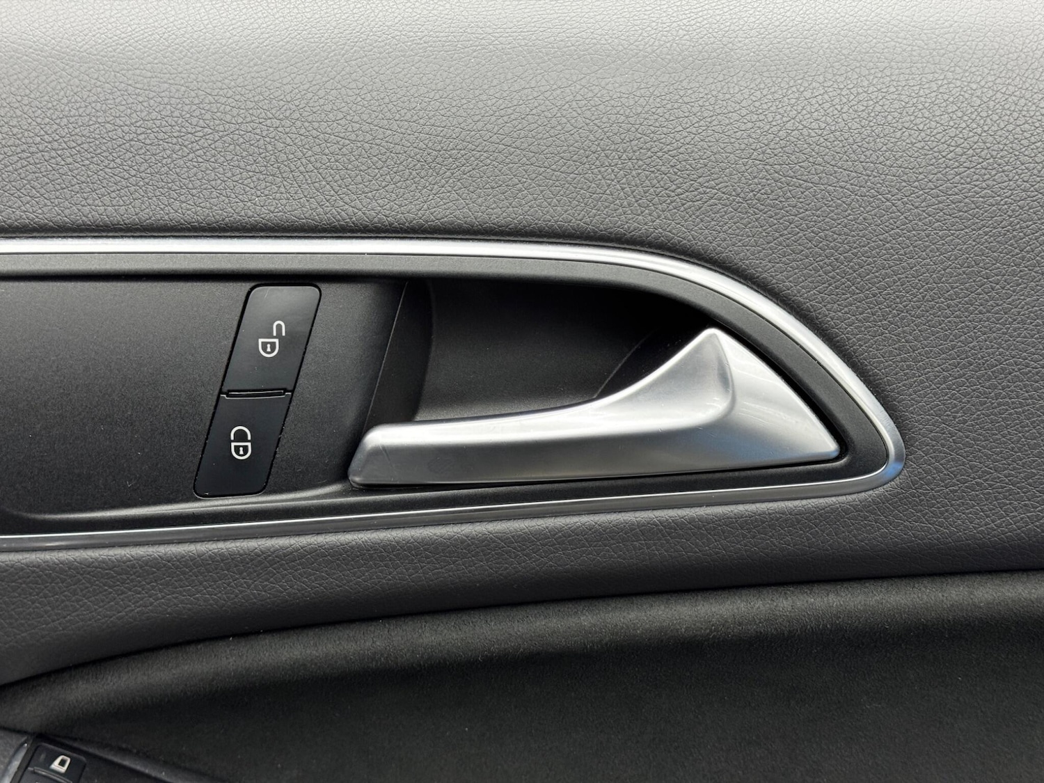 Used Mercedes-Benz A-Class 2017 for sale - 77132080: Photo 41