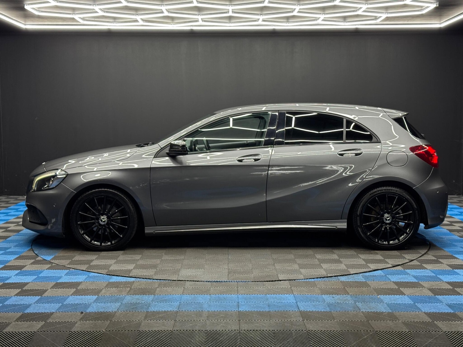 Used Mercedes-Benz A-Class 2017 for sale - 77132080: Photo 8