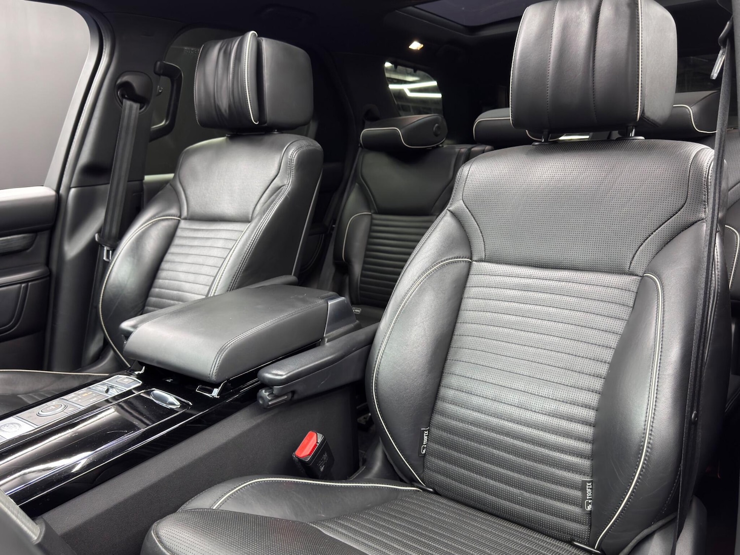 Used Land Rover Discovery 2018 for sale - 76136901: Photo 14