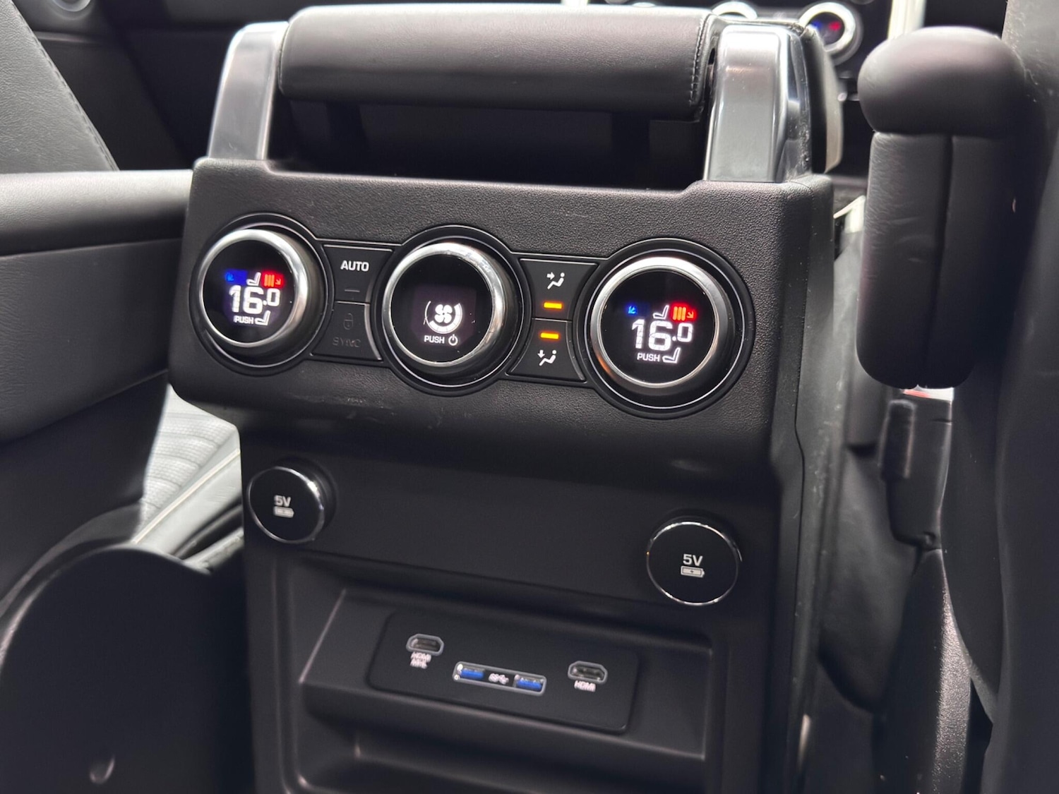 Used Land Rover Discovery 2018 for sale - 76136901: Photo 51