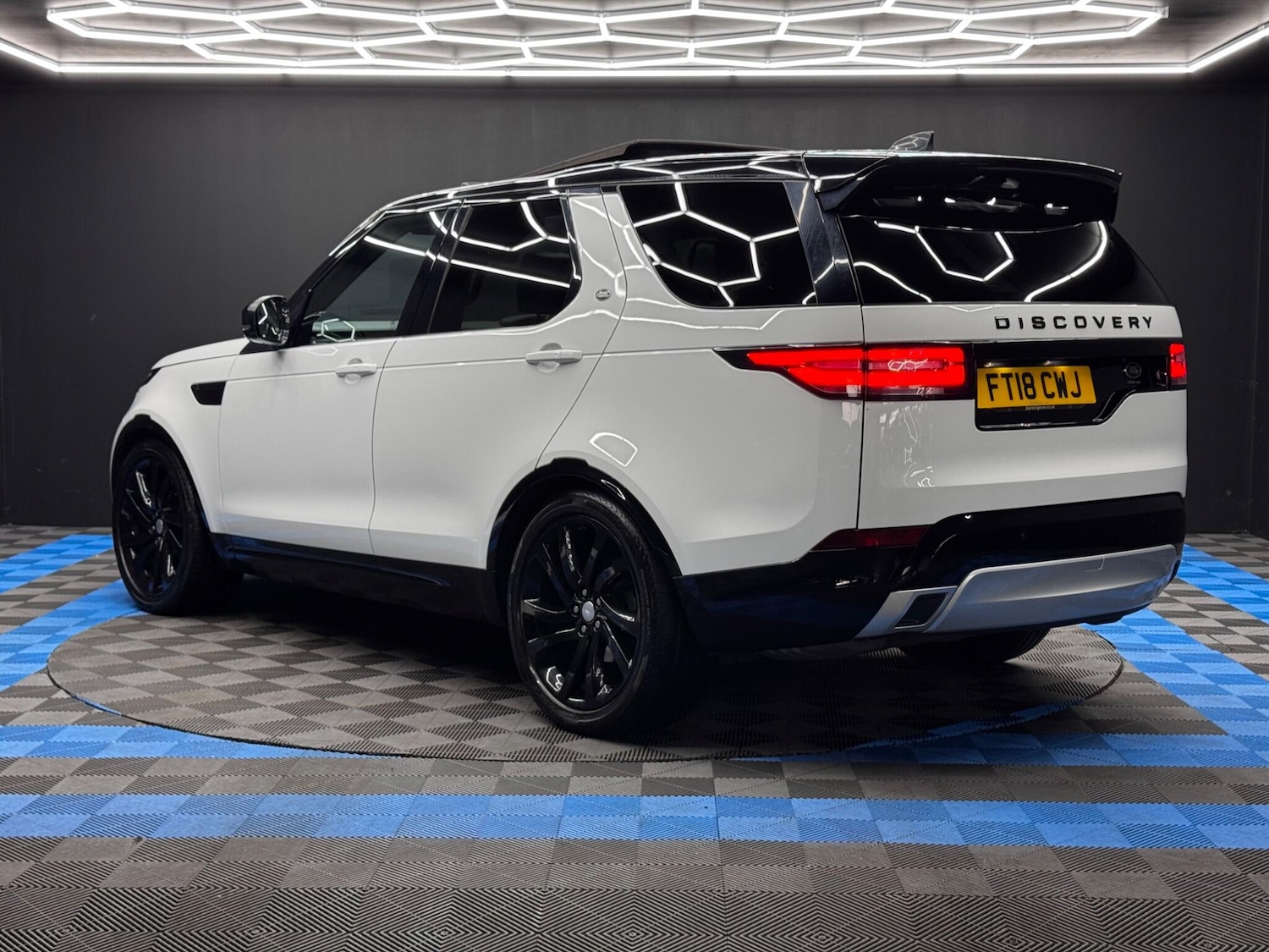 Used Land Rover Discovery 2018 for sale - 76136901: Photo 7