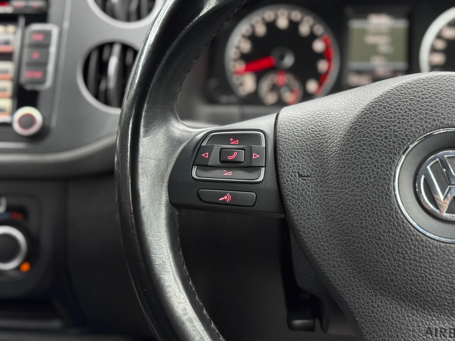 Used Volkswagen Tiguan 2013 for sale - 77769169: Photo 20