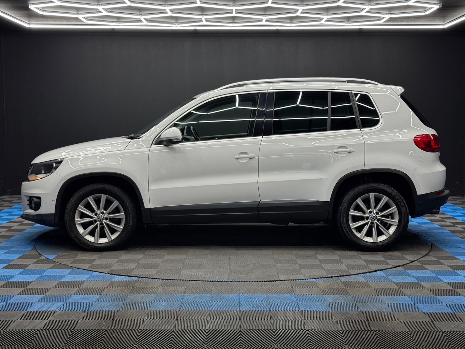 Used Volkswagen Tiguan 2013 for sale - 77769169: Photo 8