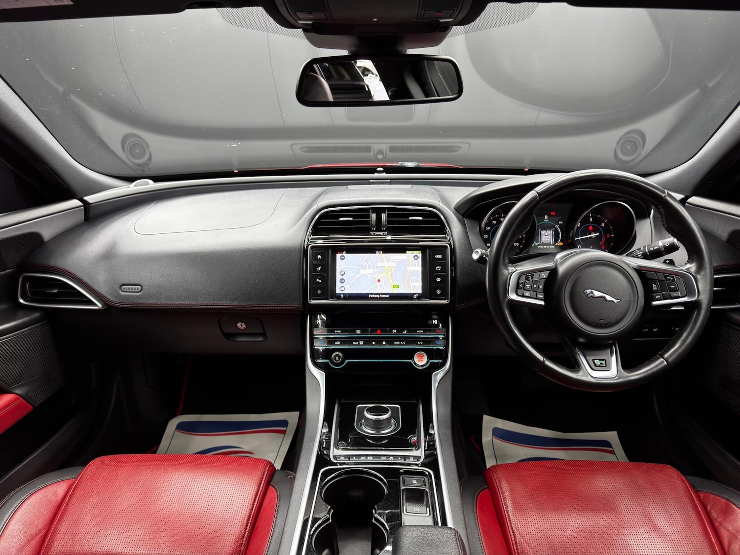 Used Jaguar XE 2017 for sale - 76608240: Photo 10