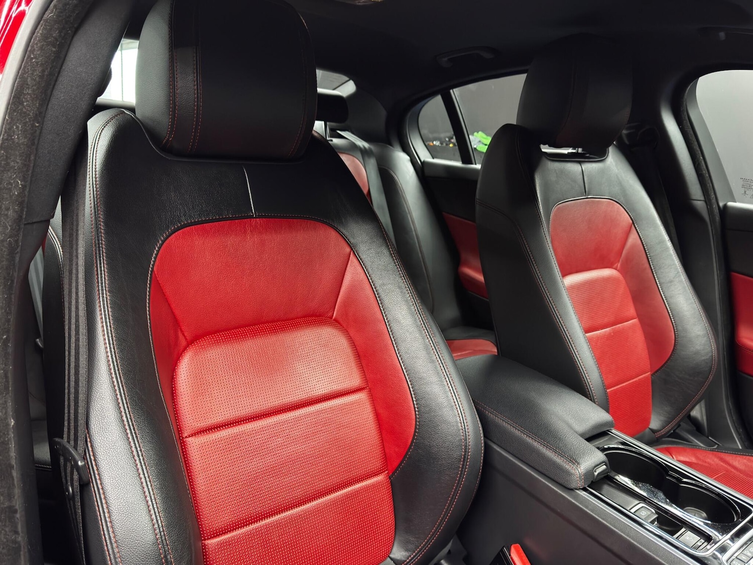 Used Jaguar XE 2017 for sale - 76608240: Photo 12