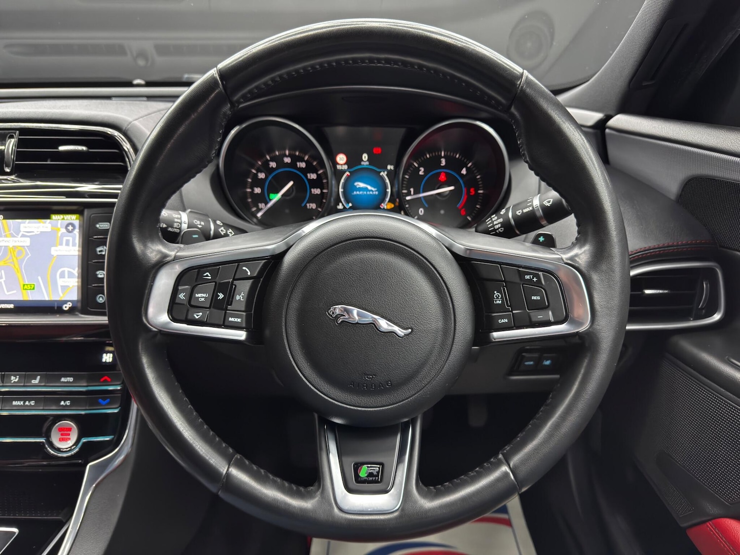 Used Jaguar XE 2017 for sale - 76608240: Photo 19