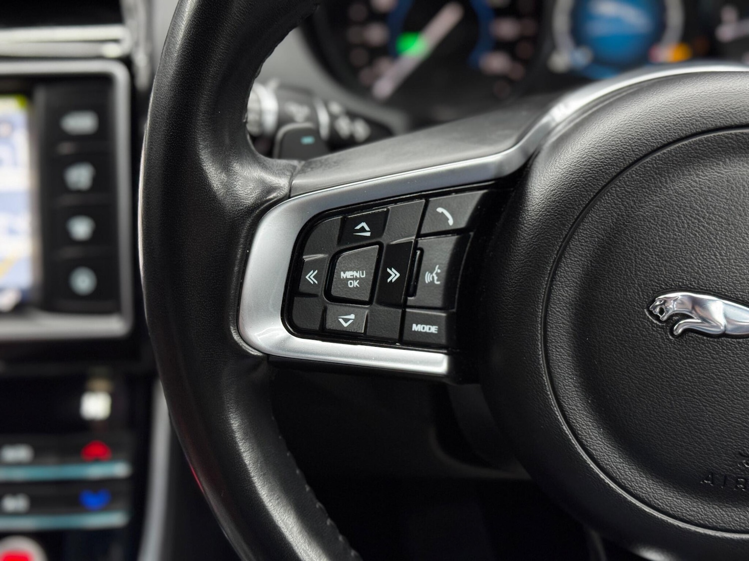 Used Jaguar XE 2017 for sale - 76608240: Photo 20