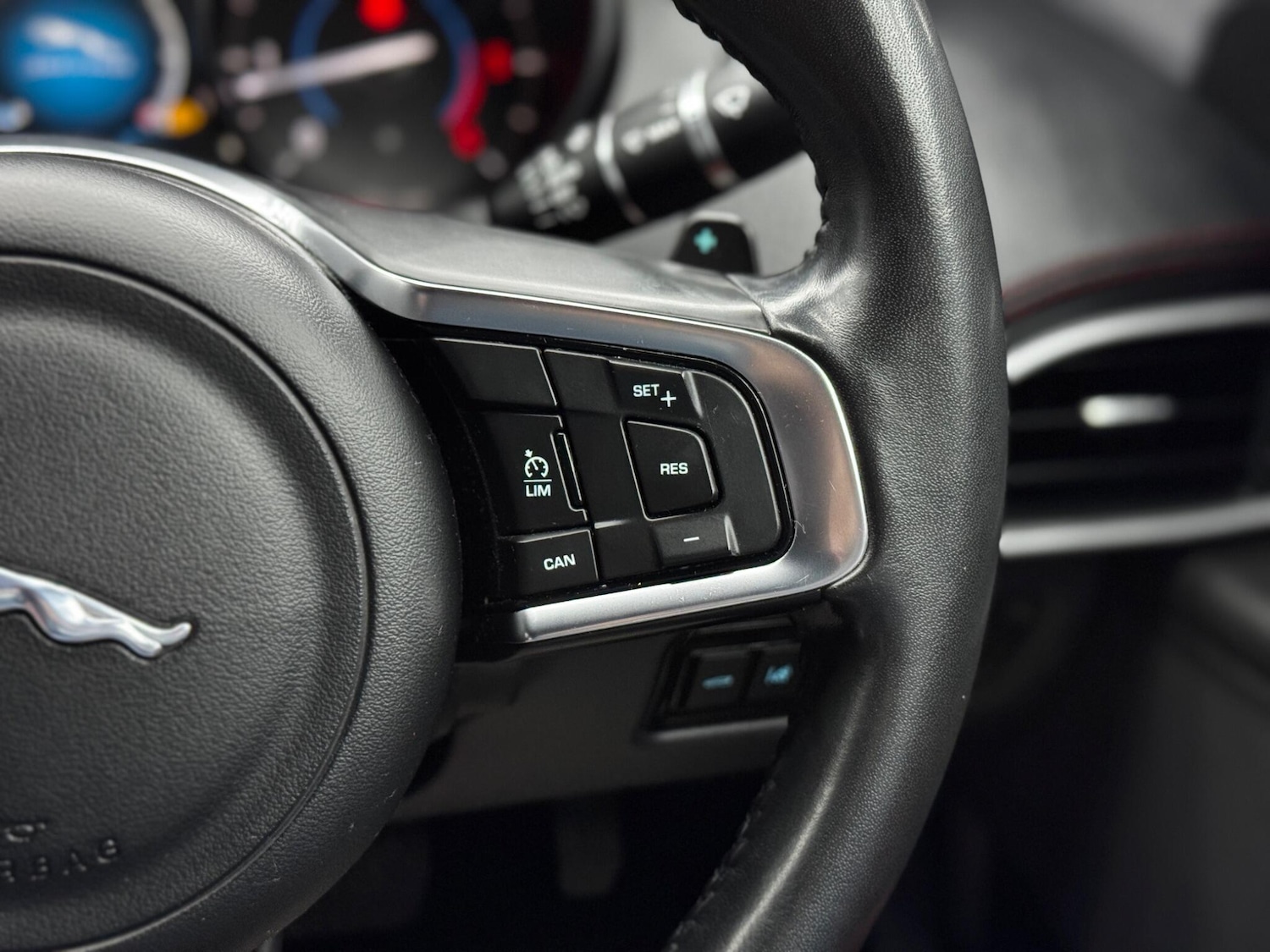 Used Jaguar XE 2017 for sale - 76608240: Photo 21