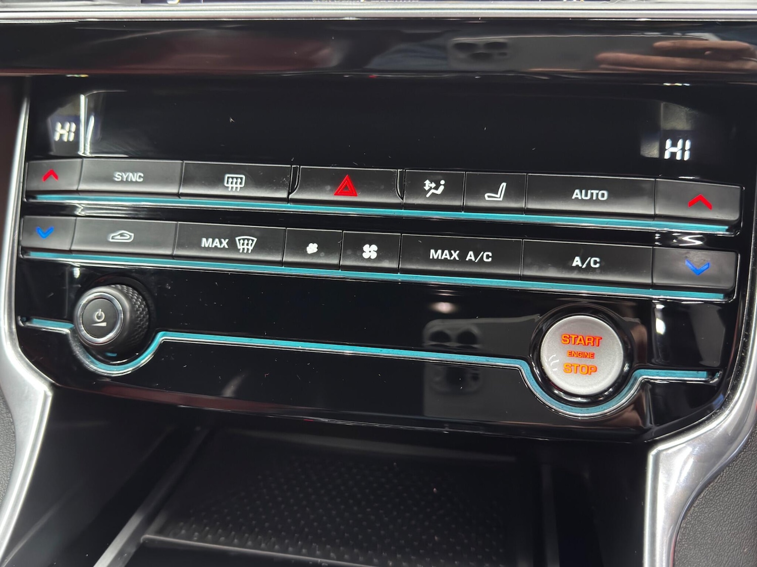 Used Jaguar XE 2017 for sale - 76608240: Photo 26