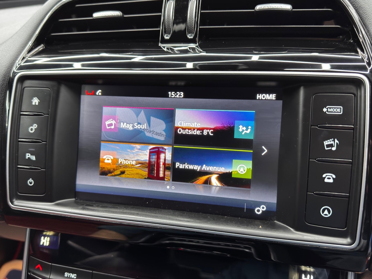 Used Jaguar XE 2017 for sale - 76608240: Photo 28