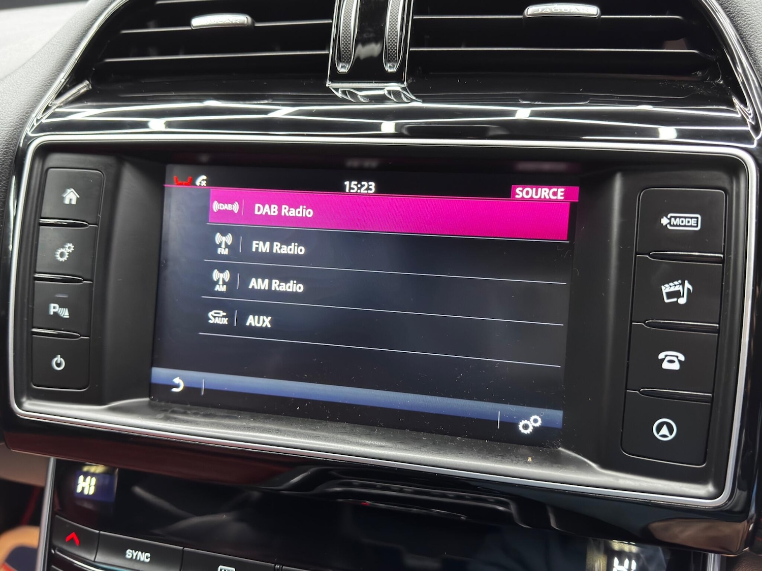 Used Jaguar XE 2017 for sale - 76608240: Photo 30