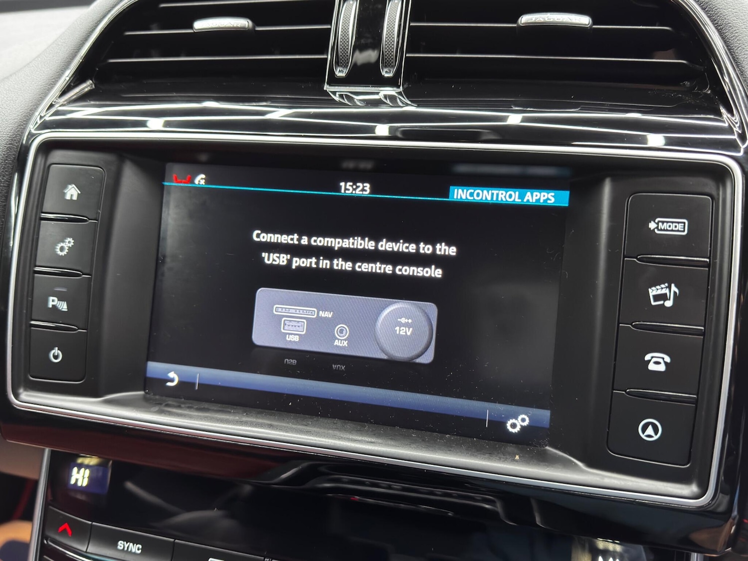 Used Jaguar XE 2017 for sale - 76608240: Photo 32