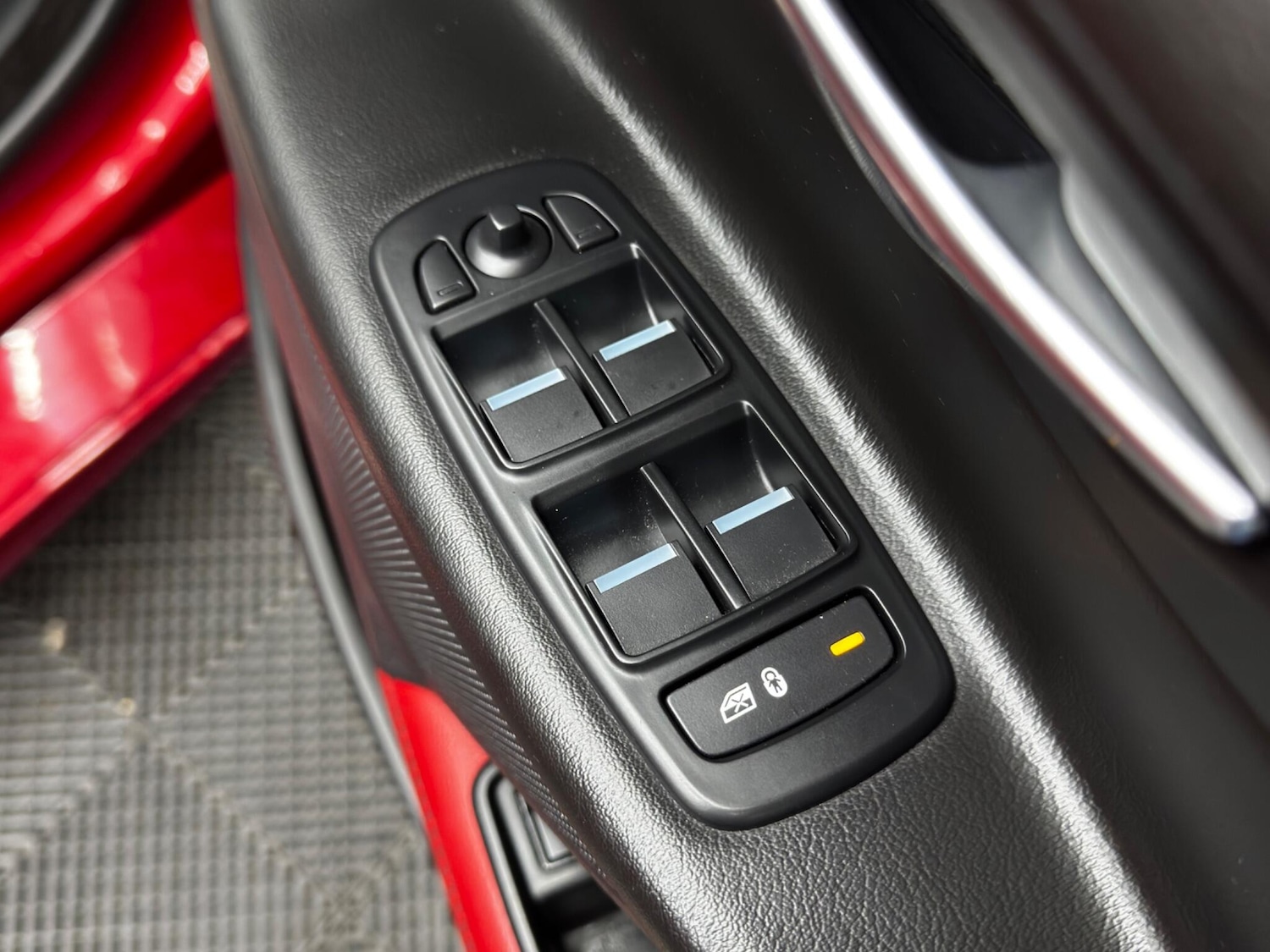 Used Jaguar XE 2017 for sale - 76608240: Photo 38