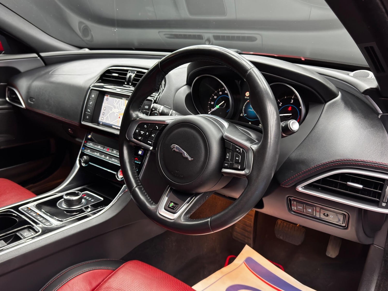 Used Jaguar XE 2017 for sale - 76608240: Photo 9