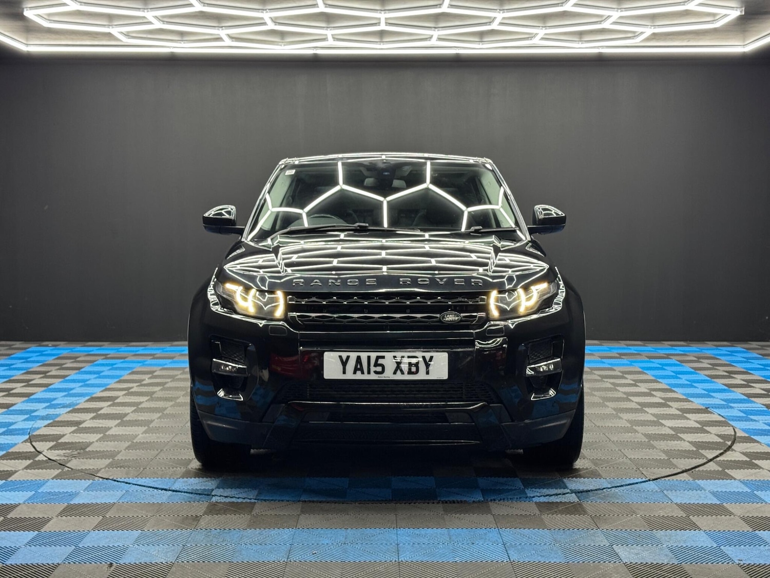 Used Land Rover Range Rover Evoque 2015 for sale - 77625987: Photo 2