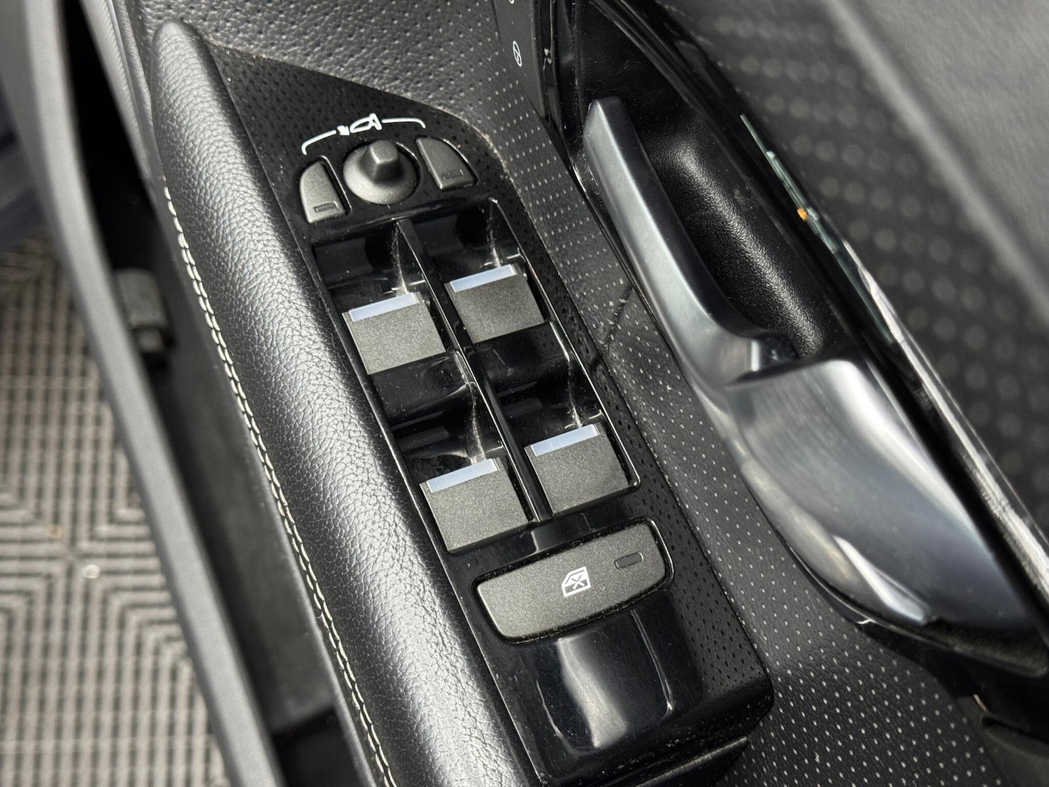 Used Land Rover Range Rover Evoque 2015 for sale - 77625987: Photo 42