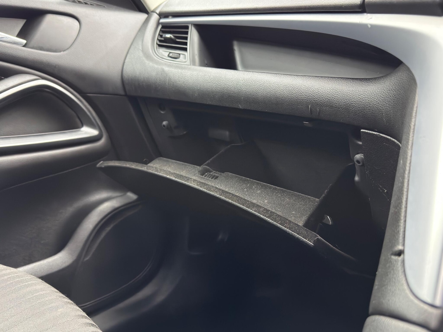 Used Vauxhall Zafira 2015 for sale - 77109216: Photo 34