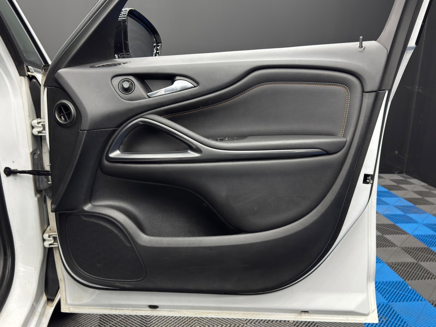 Used Vauxhall Zafira 2015 for sale - 77109216: Photo 36