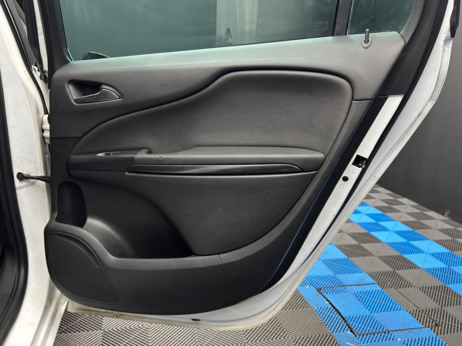 Used Vauxhall Zafira 2015 for sale - 77109216: Photo 39