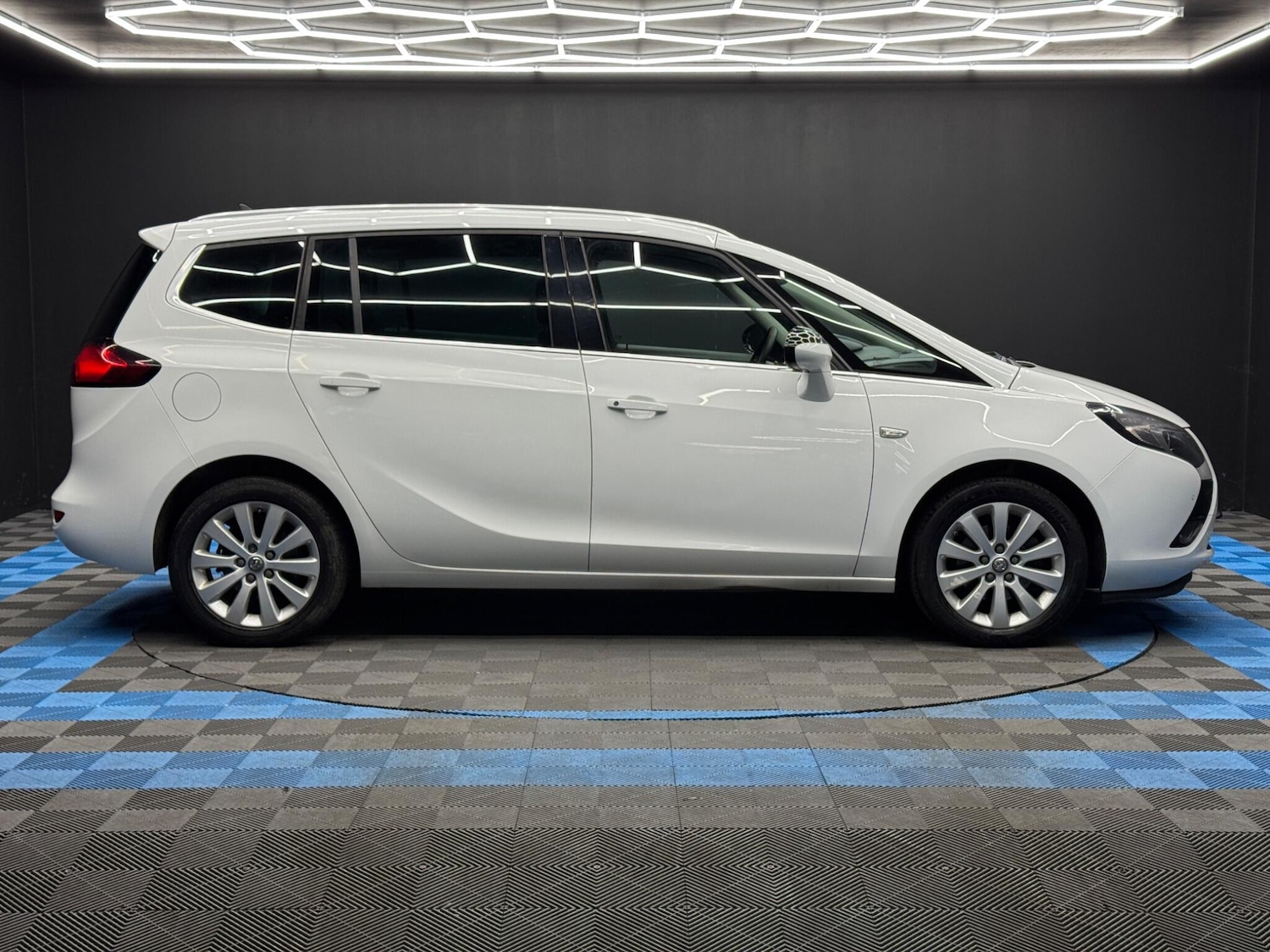 Used Vauxhall Zafira 2015 for sale - 77109216: Photo 4