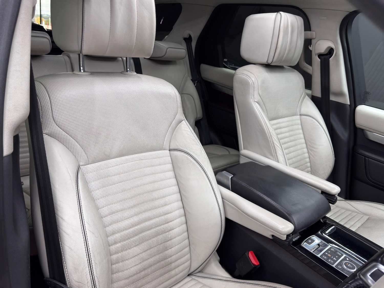 Used Land Rover Discovery 2017 for sale - 76136626: Photo 12