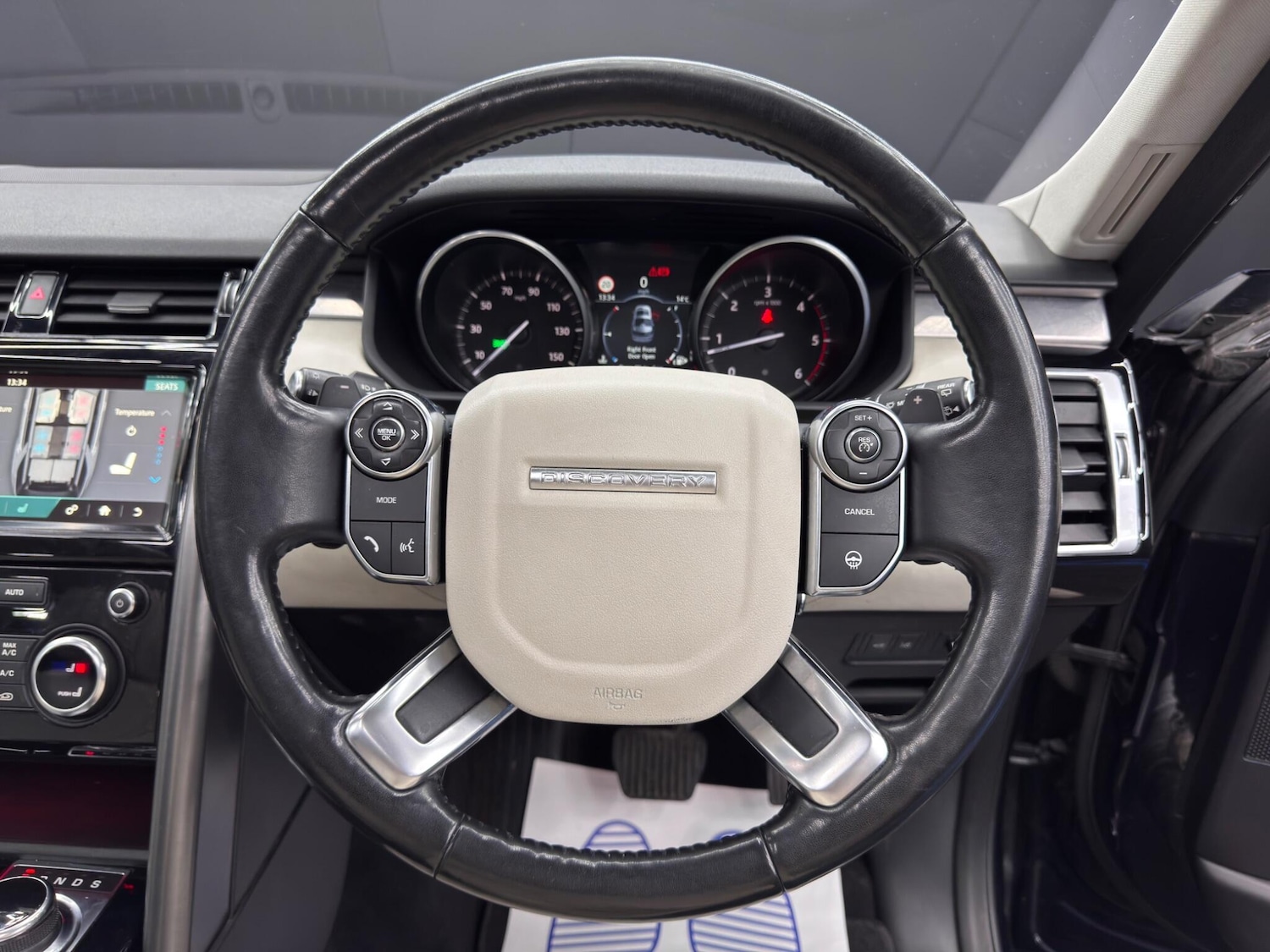 Used Land Rover Discovery 2017 for sale - 76136626: Photo 19