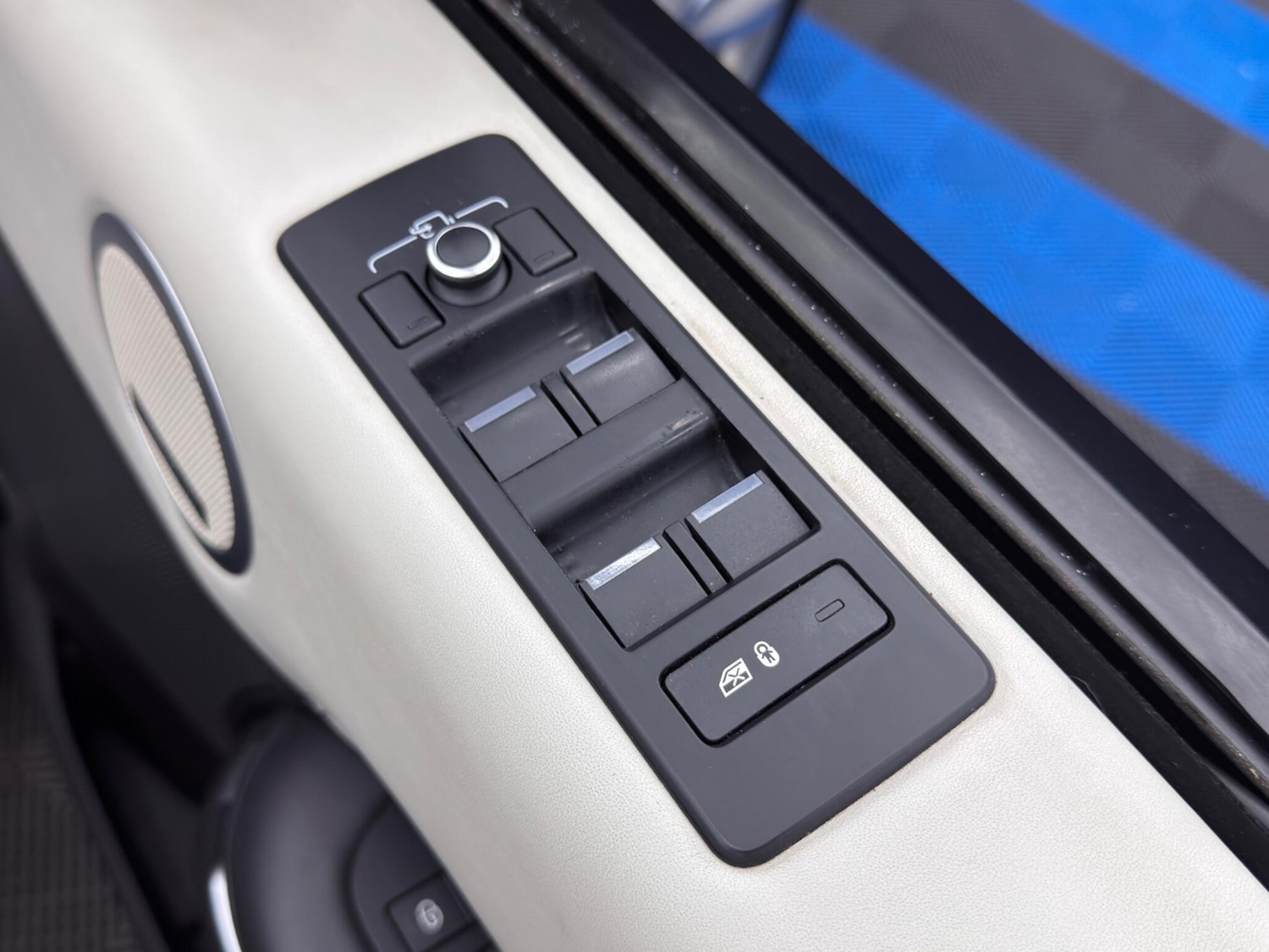 Used Land Rover Discovery 2017 for sale - 76136626: Photo 47