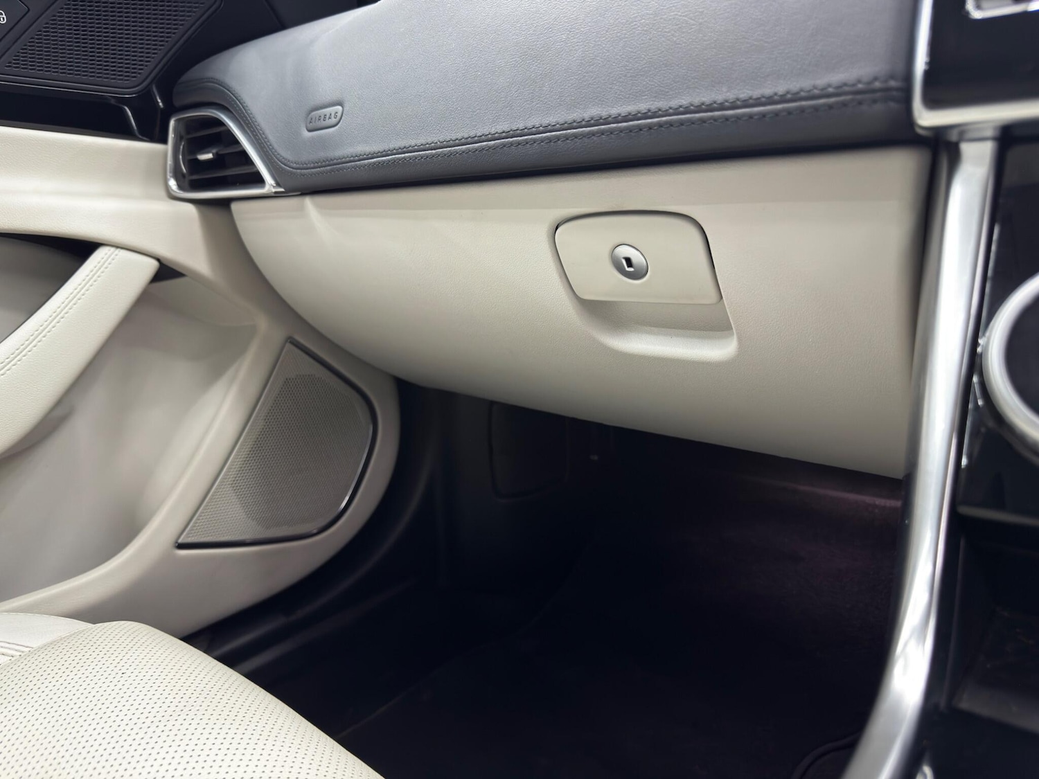 Used Jaguar XE for sale - 77671824: Photo 36