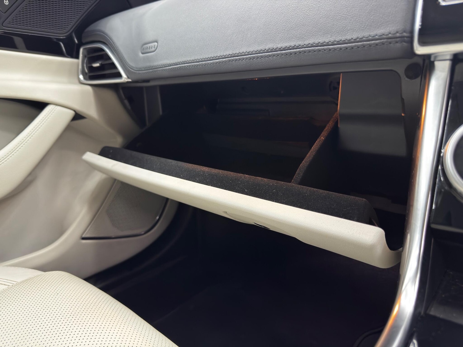 Used Jaguar XE for sale - 77671824: Photo 37