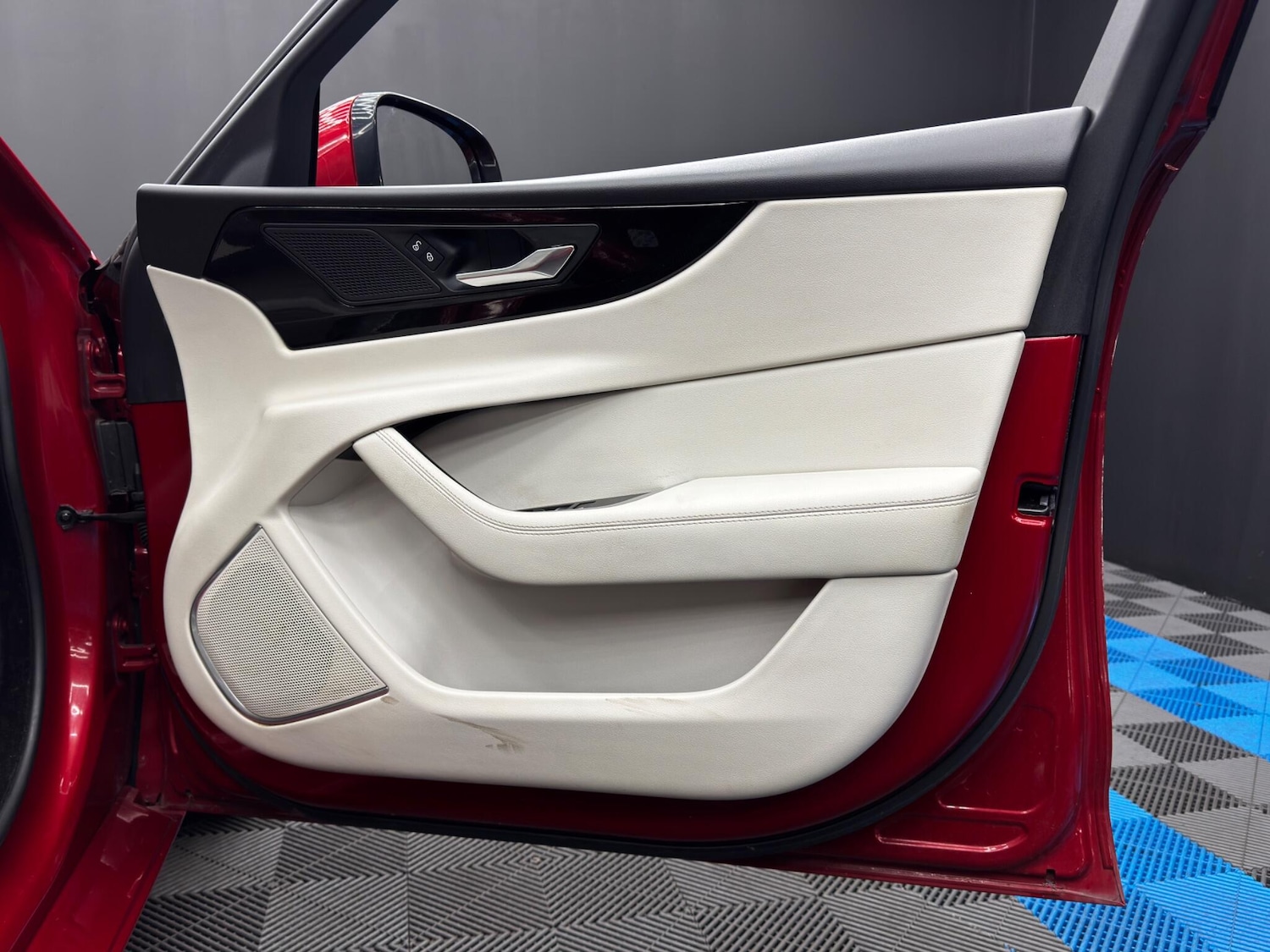 Used Jaguar XE for sale - 77671824: Photo 39