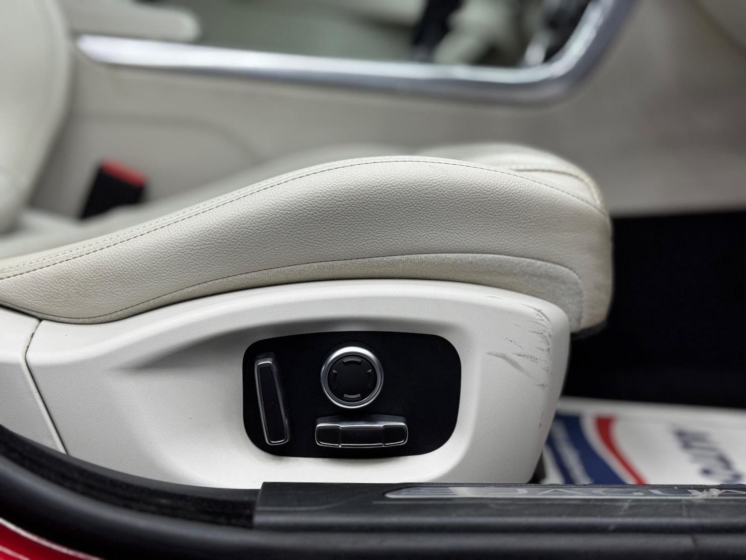 Used Jaguar XE for sale - 77671824: Photo 41