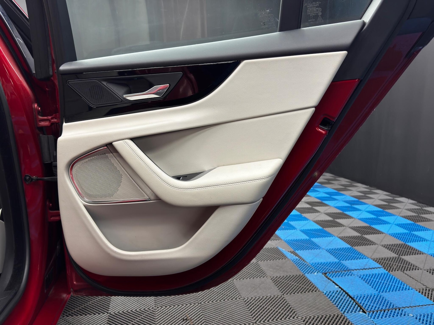 Used Jaguar XE for sale - 77671824: Photo 42