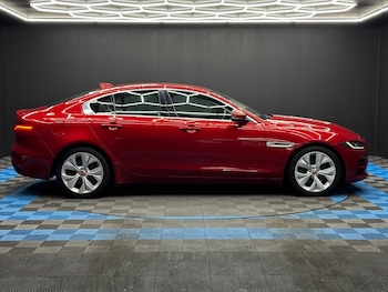 Used Jaguar XE 2019 for sale - 77671824: Photo