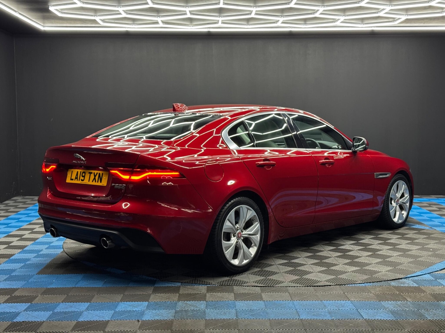 Used Jaguar XE for sale - 77671824: Photo 5