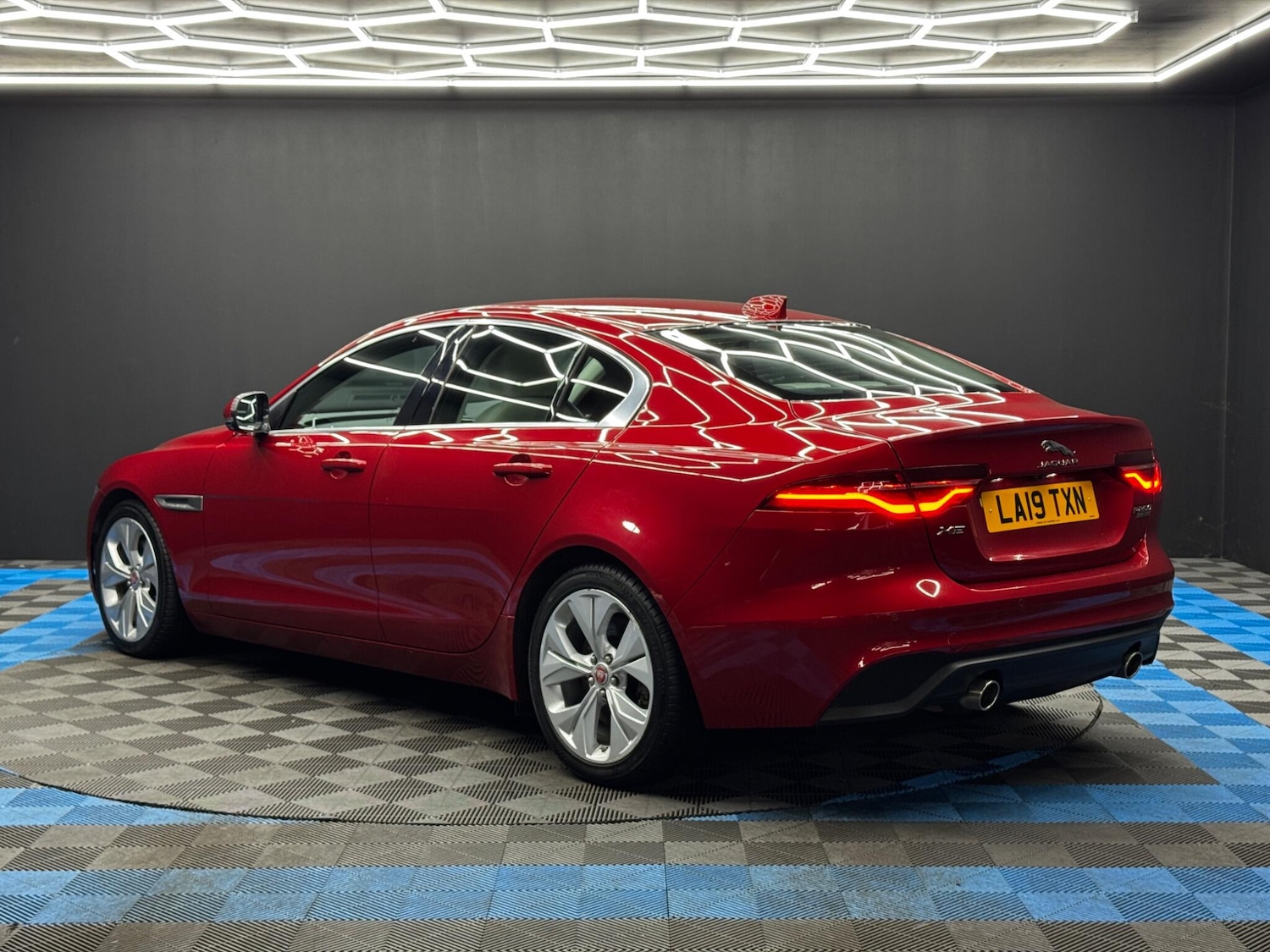 Used Jaguar XE for sale - 77671824: Photo 7