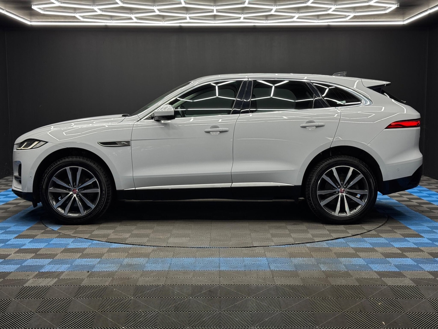 Used Jaguar F-Pace 2021 for sale - 78185788: Photo 8
