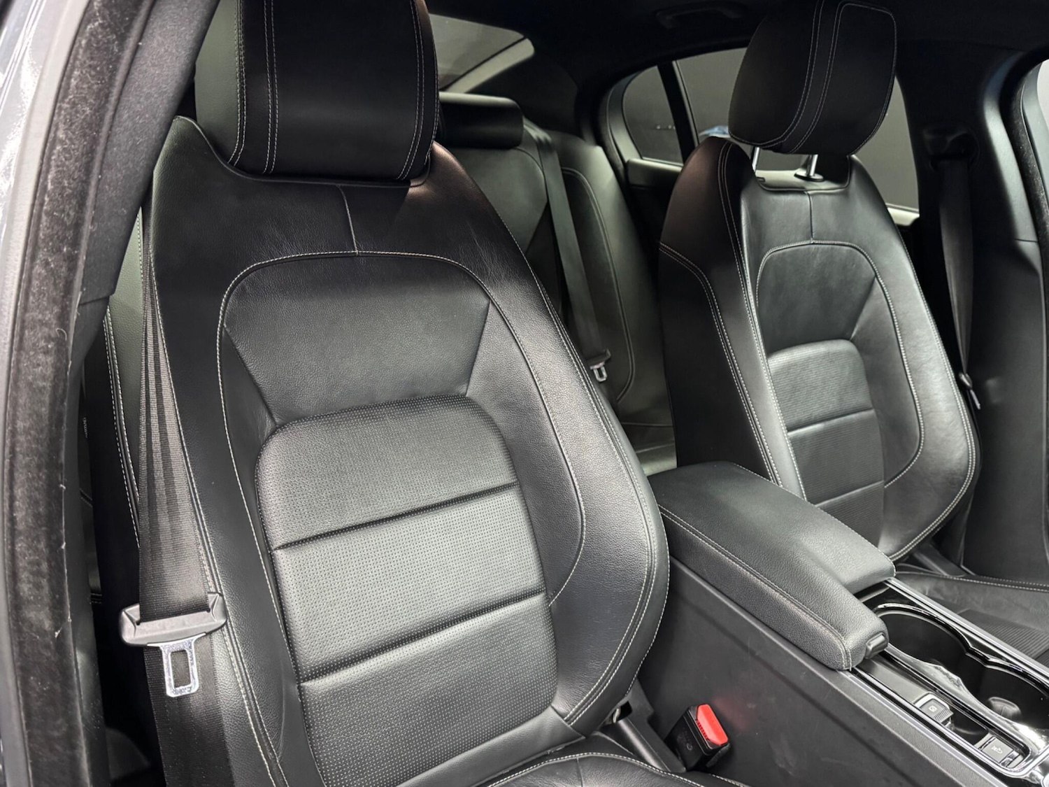 Used Jaguar XE 2016 for sale - 76485147: Photo 12