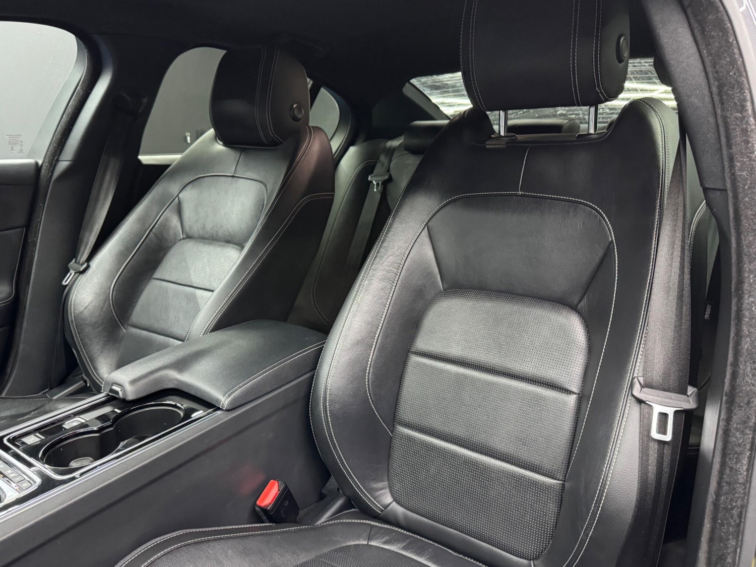 Used Jaguar XE 2016 for sale - 76485147: Photo 14