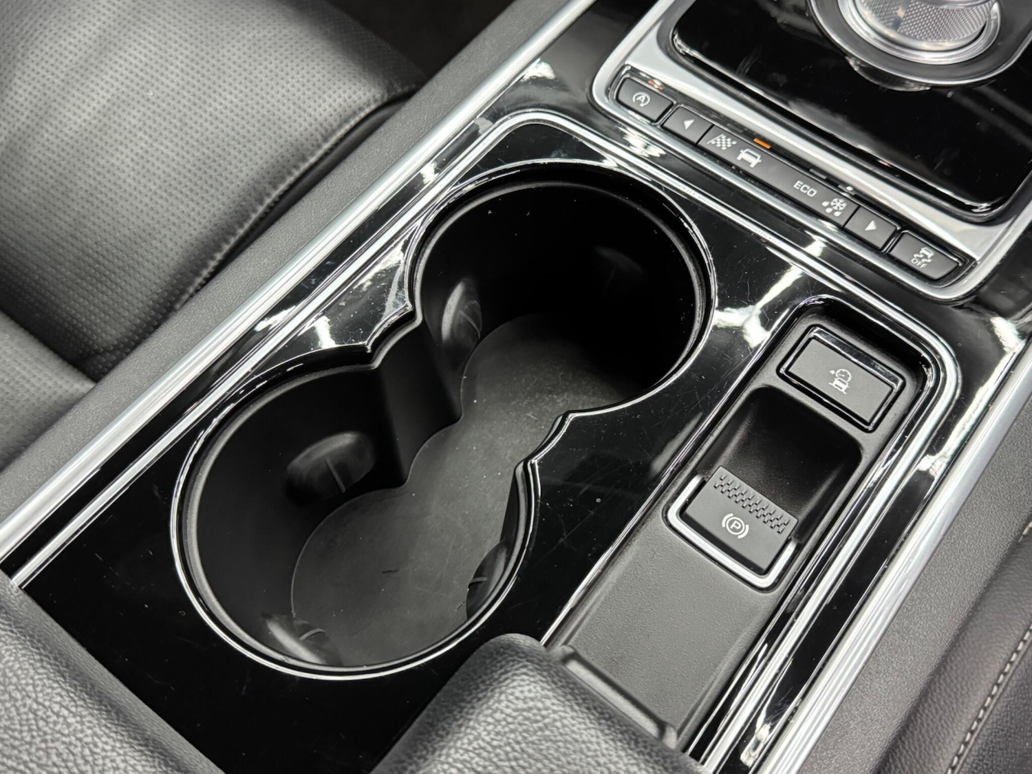 Used Jaguar XE 2016 for sale - 76485147: Photo 25