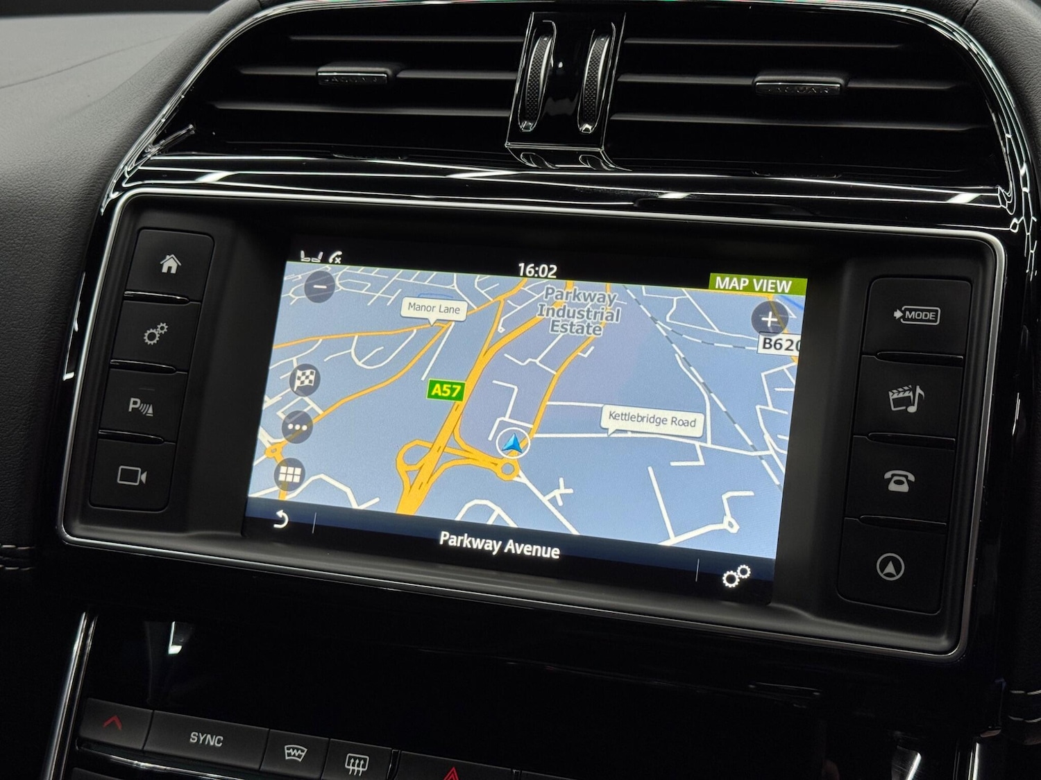 Used Jaguar XE 2016 for sale - 76485147: Photo 28