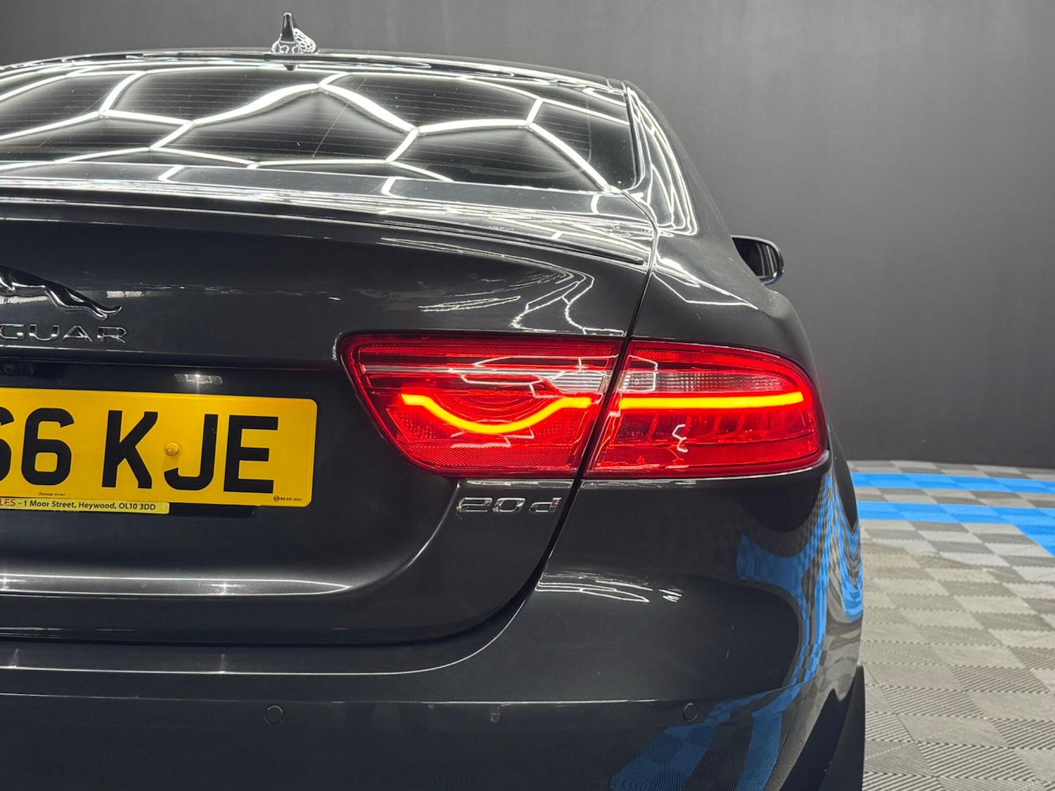 Used Jaguar XE 2016 for sale - 76485147: Photo 41