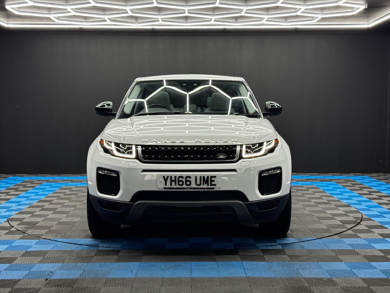 Used Land Rover Range Rover Evoque 2016 for sale - 76573789: Photo 2