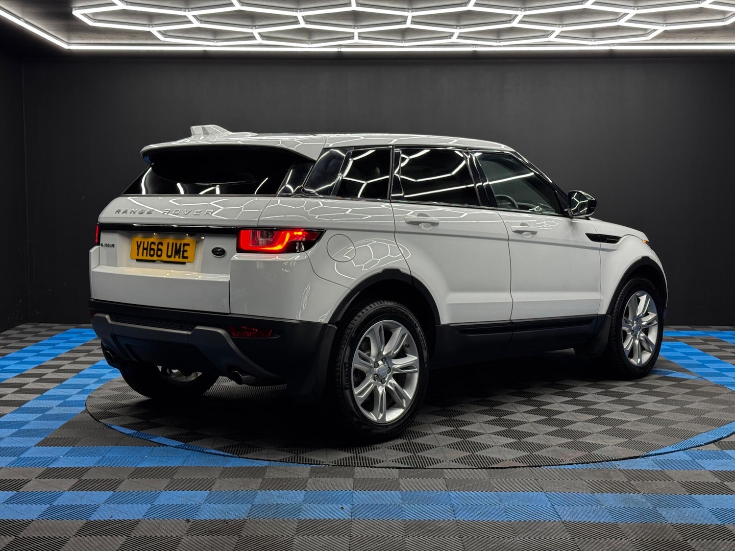 Used Land Rover Range Rover Evoque 2016 for sale - 76573789: Photo 5