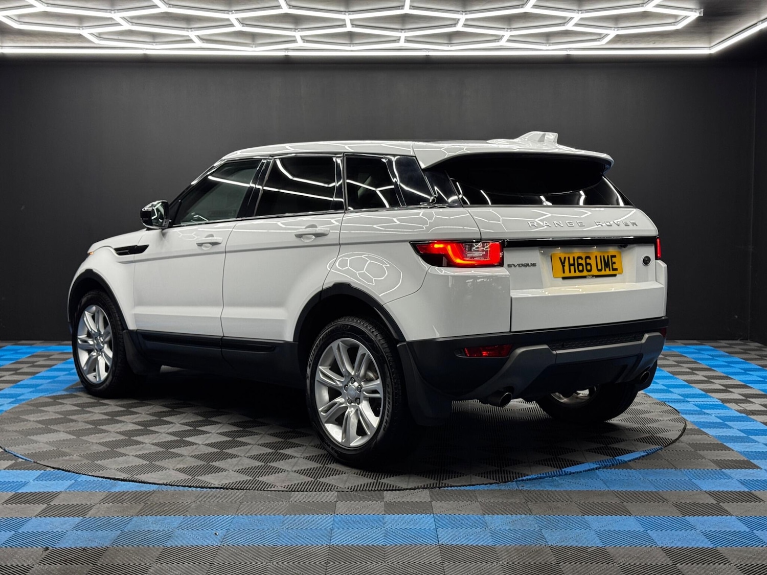 Used Land Rover Range Rover Evoque 2016 for sale - 76573789: Photo 7