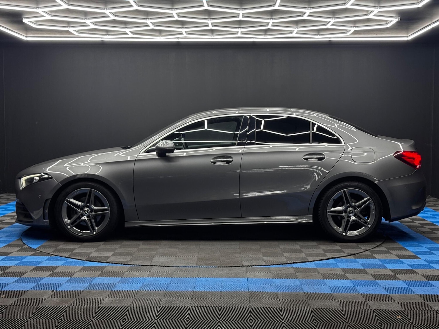 Used Mercedes-Benz A-Class 2019 for sale - 76399089: Photo 8