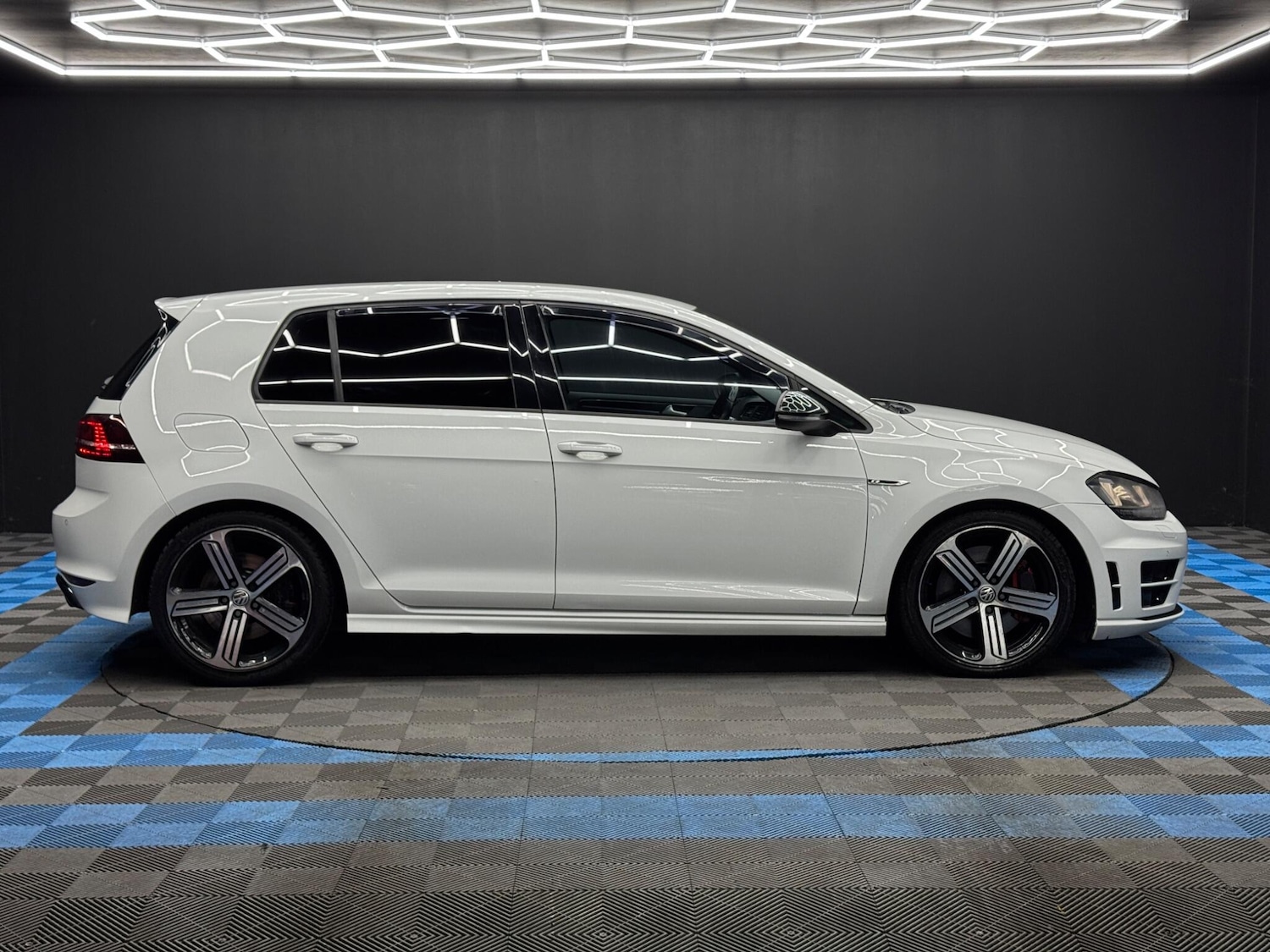 Used Volkswagen Golf 2015 for sale - 77597698: Photo 4