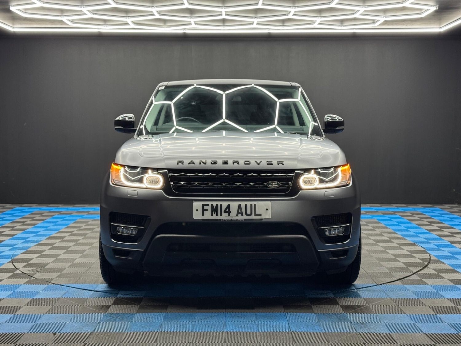 Used Land Rover Range Rover Sport 2014 for sale - 77237932: Photo 2