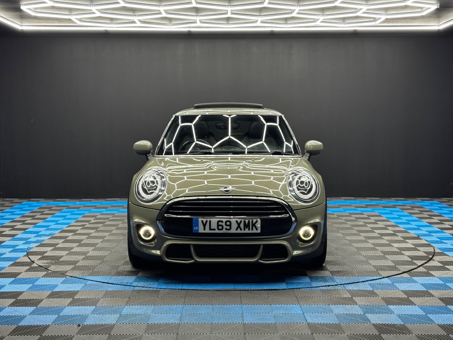 Used MINI Hatch 2020 for sale - 76913103: Photo 2