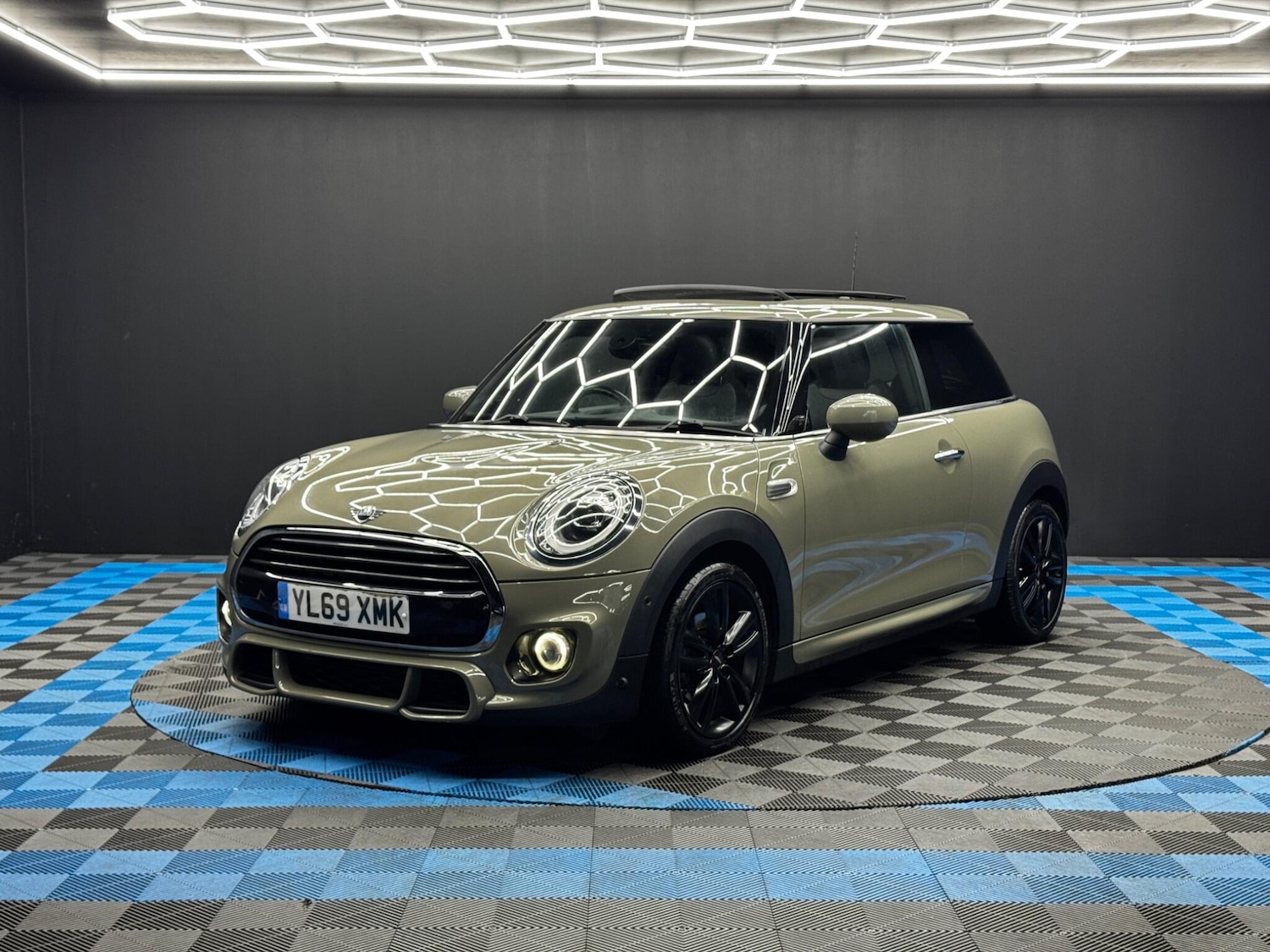 Used MINI Hatch 2020 for sale - 76913103: Photo 3